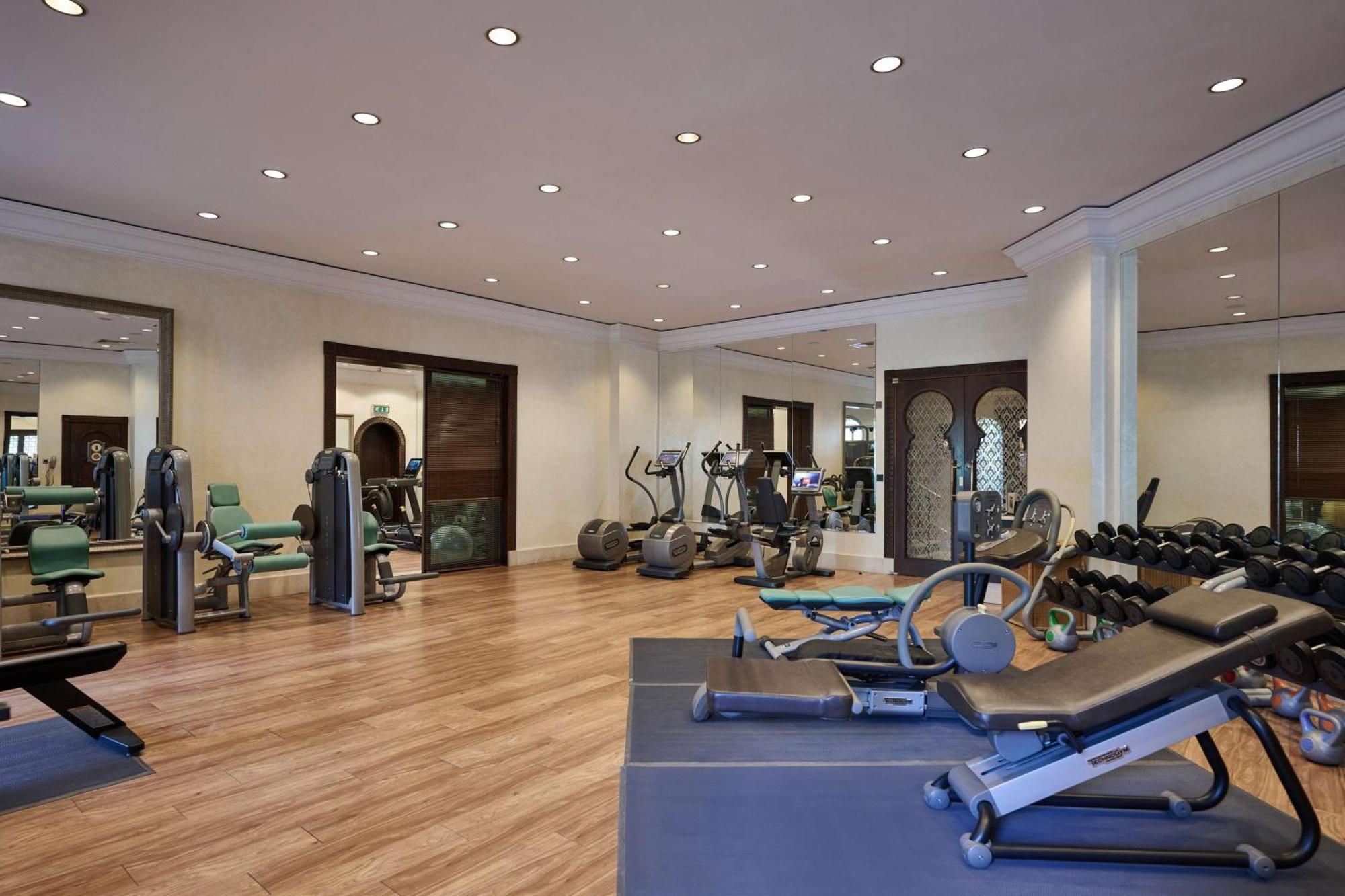 원&원 로열 미라지 리조트 두바이 앳 주메이라 비치 외부 사진 The gym at the Four Seasons Hotel, Cairo