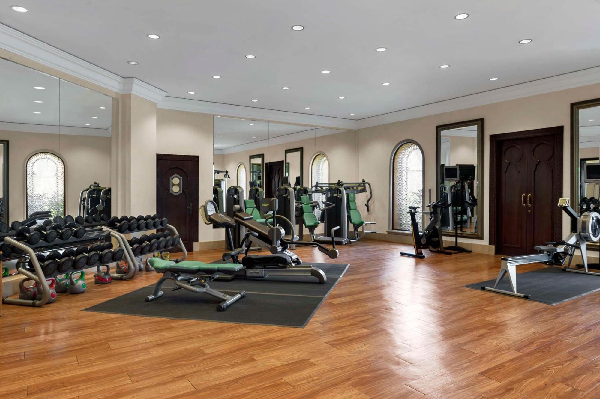 원&원 로열 미라지 리조트 두바이 앳 주메이라 비치 외부 사진 The gym at the hotel