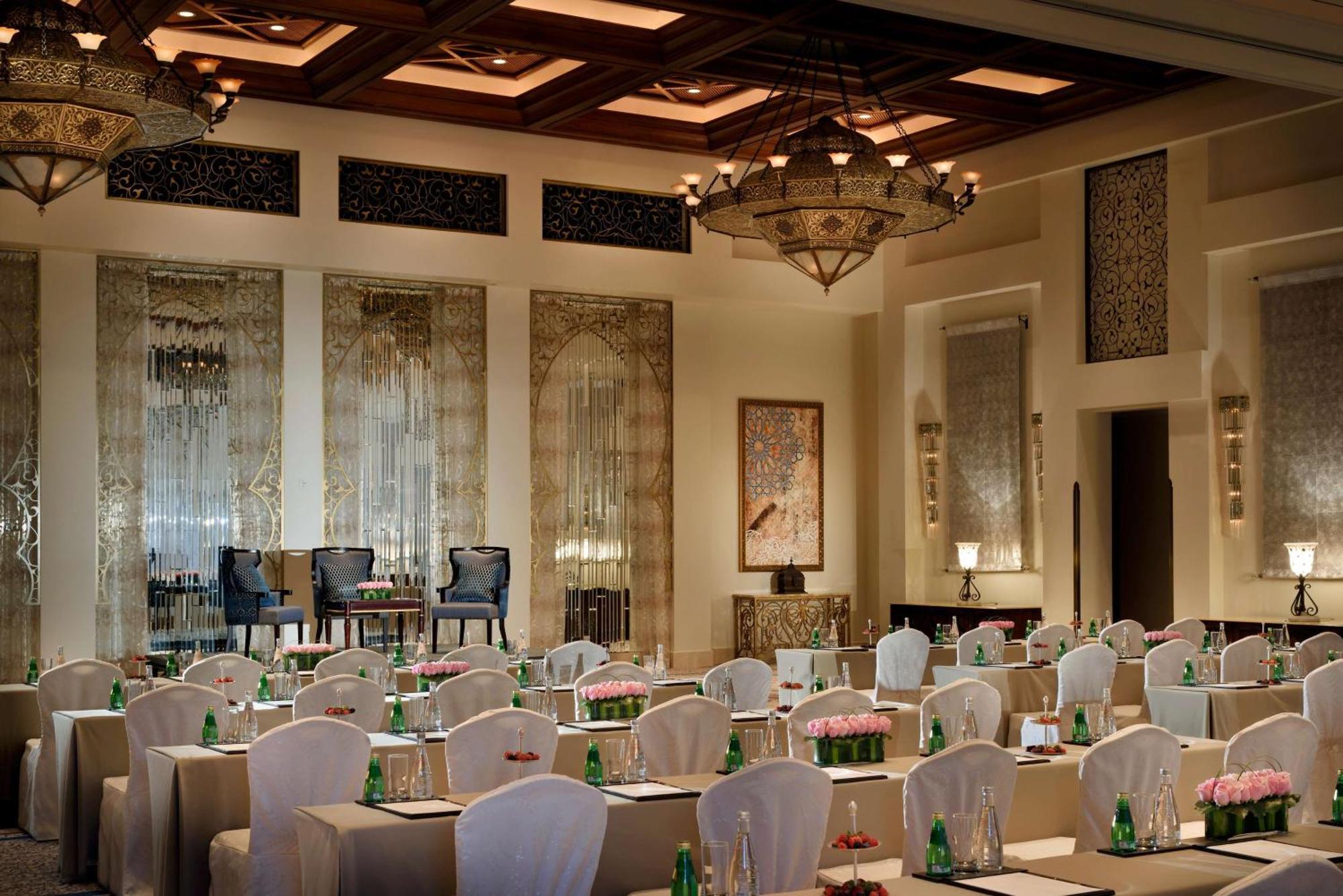 원&원 로열 미라지 리조트 두바이 앳 주메이라 비치 외부 사진 The ballroom at the Taj Mahal Palace