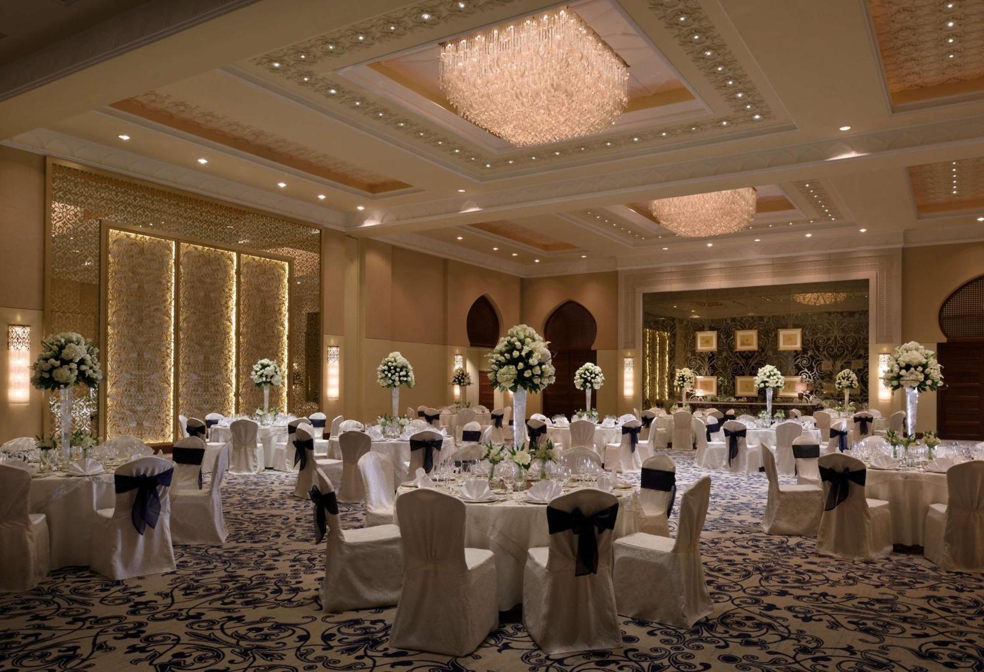 원&원 로열 미라지 리조트 두바이 앳 주메이라 비치 외부 사진 The ballroom at the Taj Mahal Palace